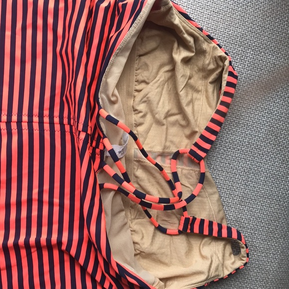 Lululemon tanktop - Picture 4 of 5